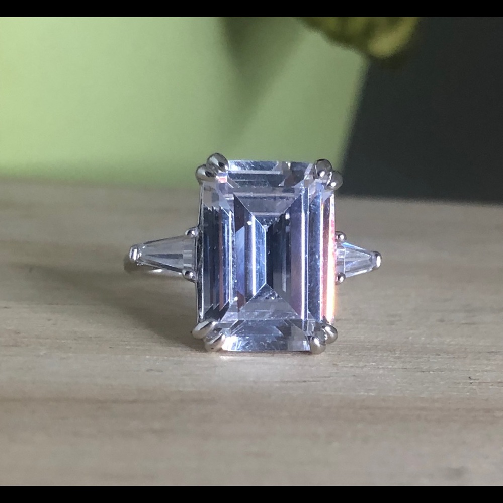 6ct Emerald cut AAA CZ 925 engagement ring - Picture 7 of 11